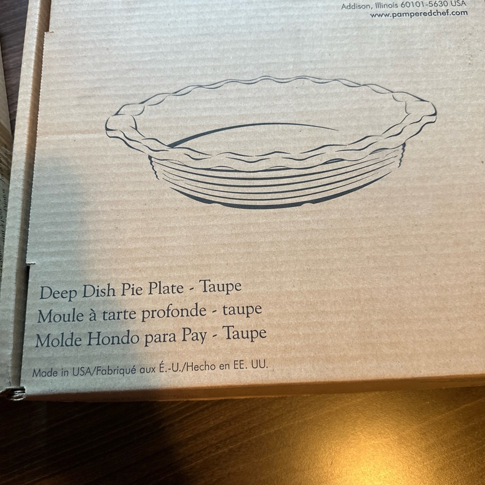 Pampered Chef Taupe Pie Dish